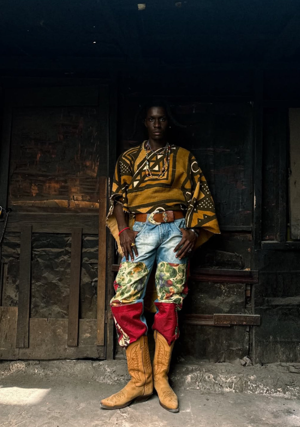 Jean Patchwork Afro-Futuriste Homme – Denim Custom Fruits & Tapisserie Rouge | Gringo Custum